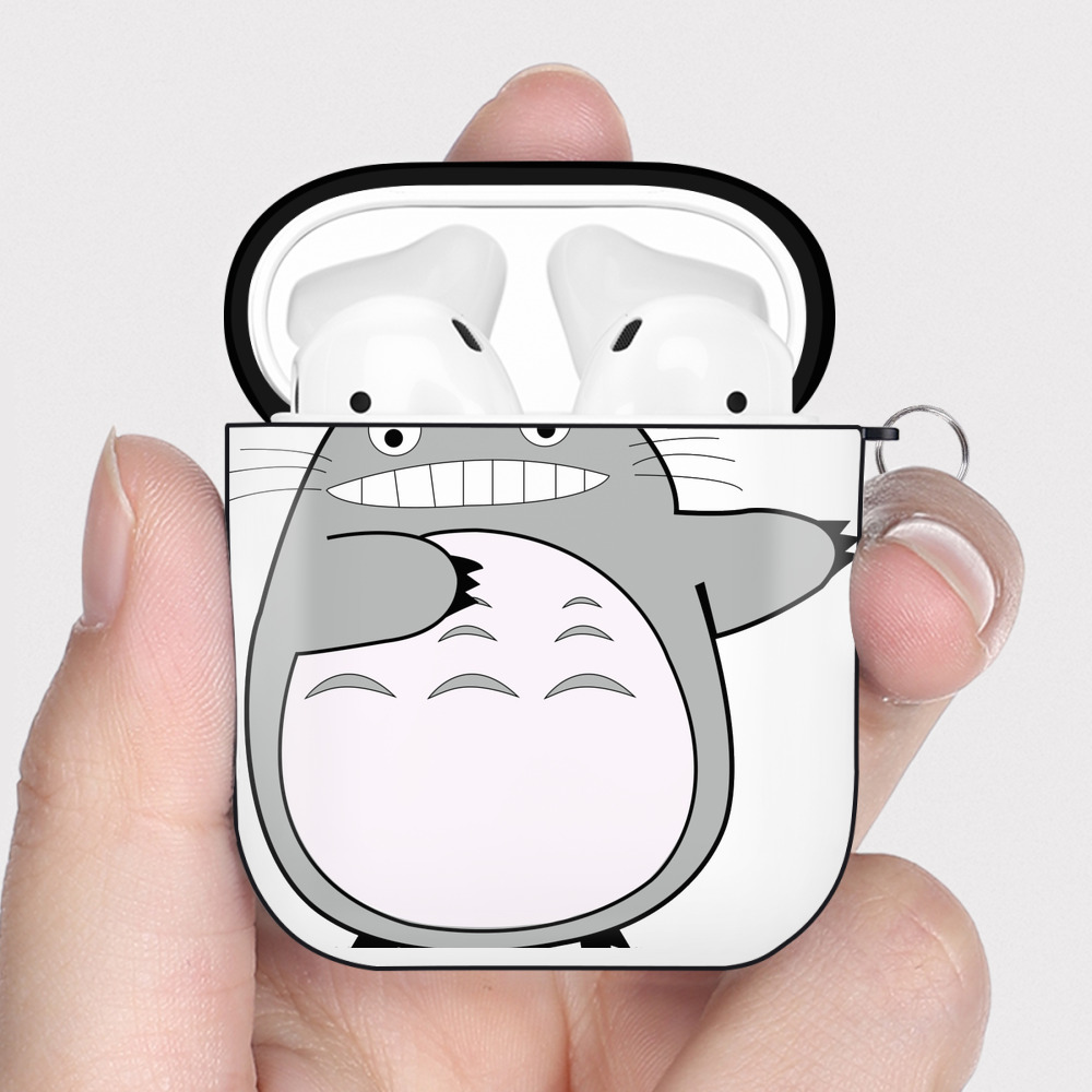 （画像用） となりのトトロ 草壁メイ 草壁サツキ My Neighbor Totoro Satsuki Kusakabe Mei Kusakabe AirPods 第2世代保護ケース ハードシェル ブラック 耐衝撃・防指紋・カラビナ付き