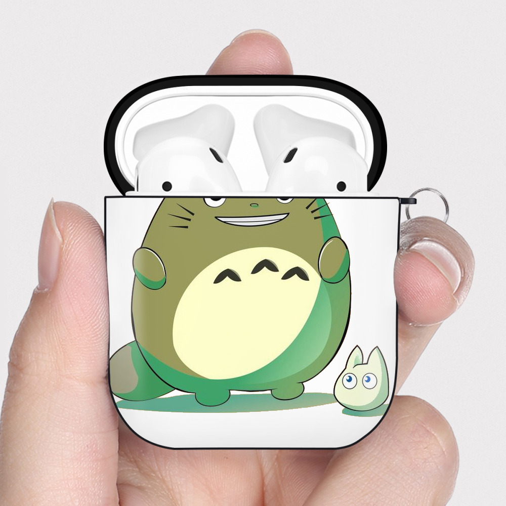 （画像用） となりのトトロ 草壁メイ 草壁サツキ My Neighbor Totoro Satsuki Kusakabe Mei Kusakabe AirPods 第2世代保護ケース ハードシェル ブラック 耐衝撃・防指紋・カラビナ付き