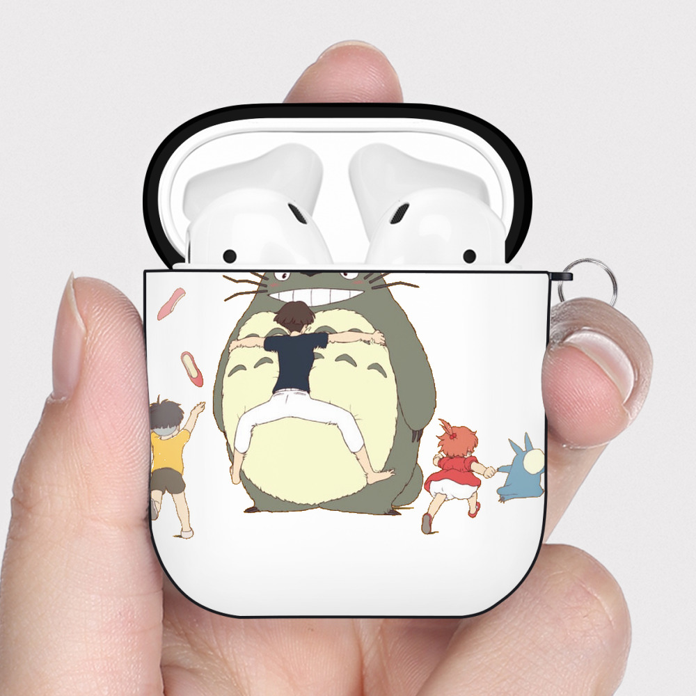 （画像用） となりのトトロ 草壁メイ 草壁サツキ My Neighbor Totoro Satsuki Kusakabe Mei Kusakabe AirPods 第2世代保護ケース ハードシェル ブラック 耐衝撃・防指紋・カラビナ付き
