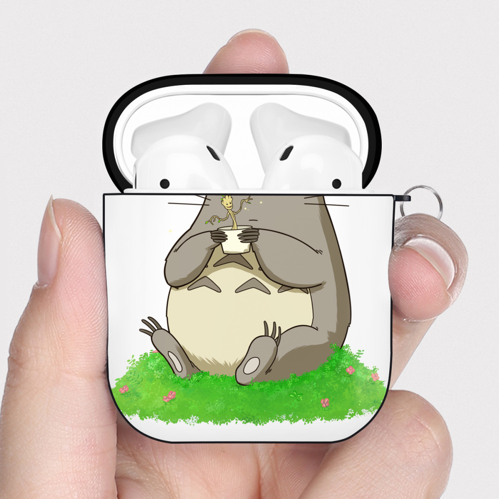 （画像用） となりのトトロ 草壁メイ 草壁サツキ My Neighbor Totoro Satsuki Kusakabe Mei Kusakabe AirPods 第2世代保護ケース ハードシェル ブラック 耐衝撃・防指紋・カラビナ付き