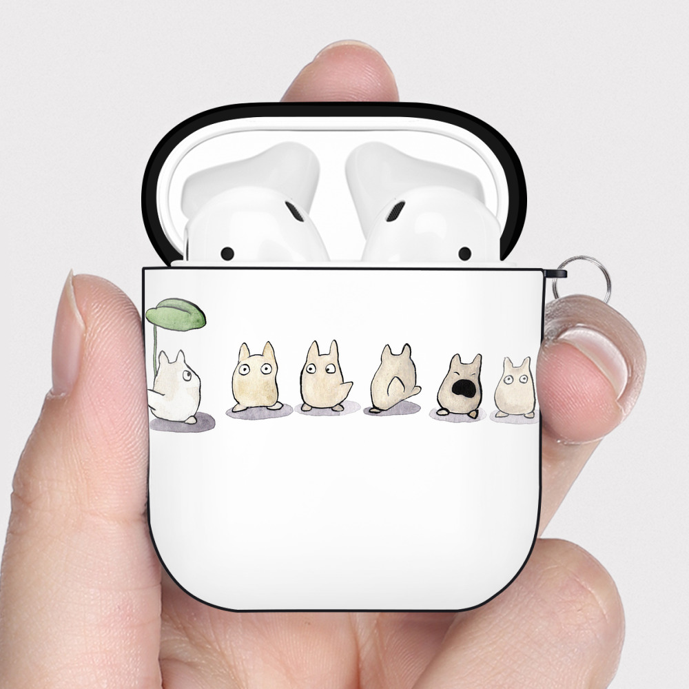 （画像用） となりのトトロ 草壁メイ 草壁サツキ My Neighbor Totoro Satsuki Kusakabe Mei Kusakabe AirPods 第2世代保護ケース ハードシェル ブラック 耐衝撃・防指紋・カラビナ付き