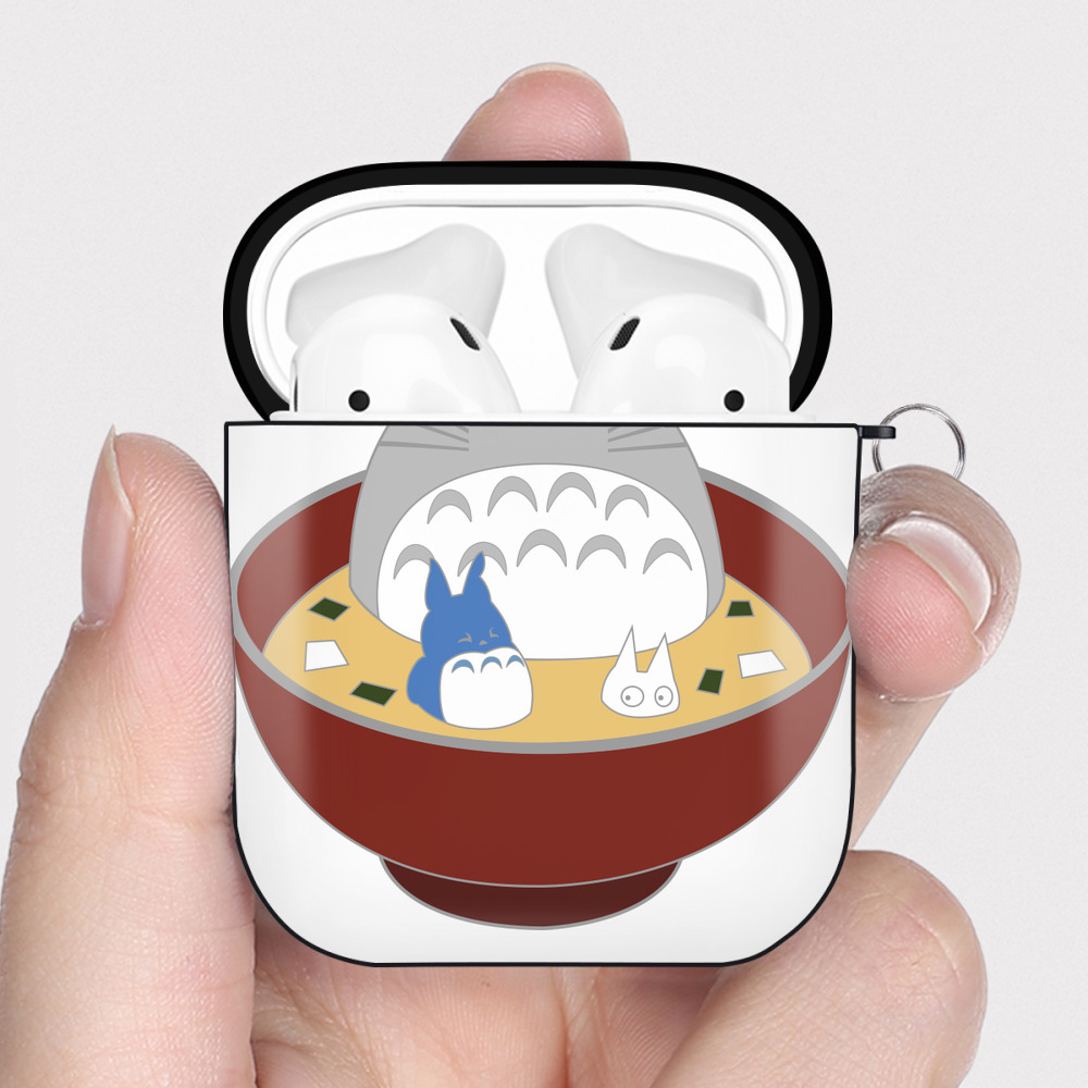 （画像用） となりのトトロ 草壁メイ 草壁サツキ My Neighbor Totoro Satsuki Kusakabe Mei Kusakabe AirPods 第2世代保護ケース ハードシェル ブラック 耐衝撃・防指紋・カラビナ付き