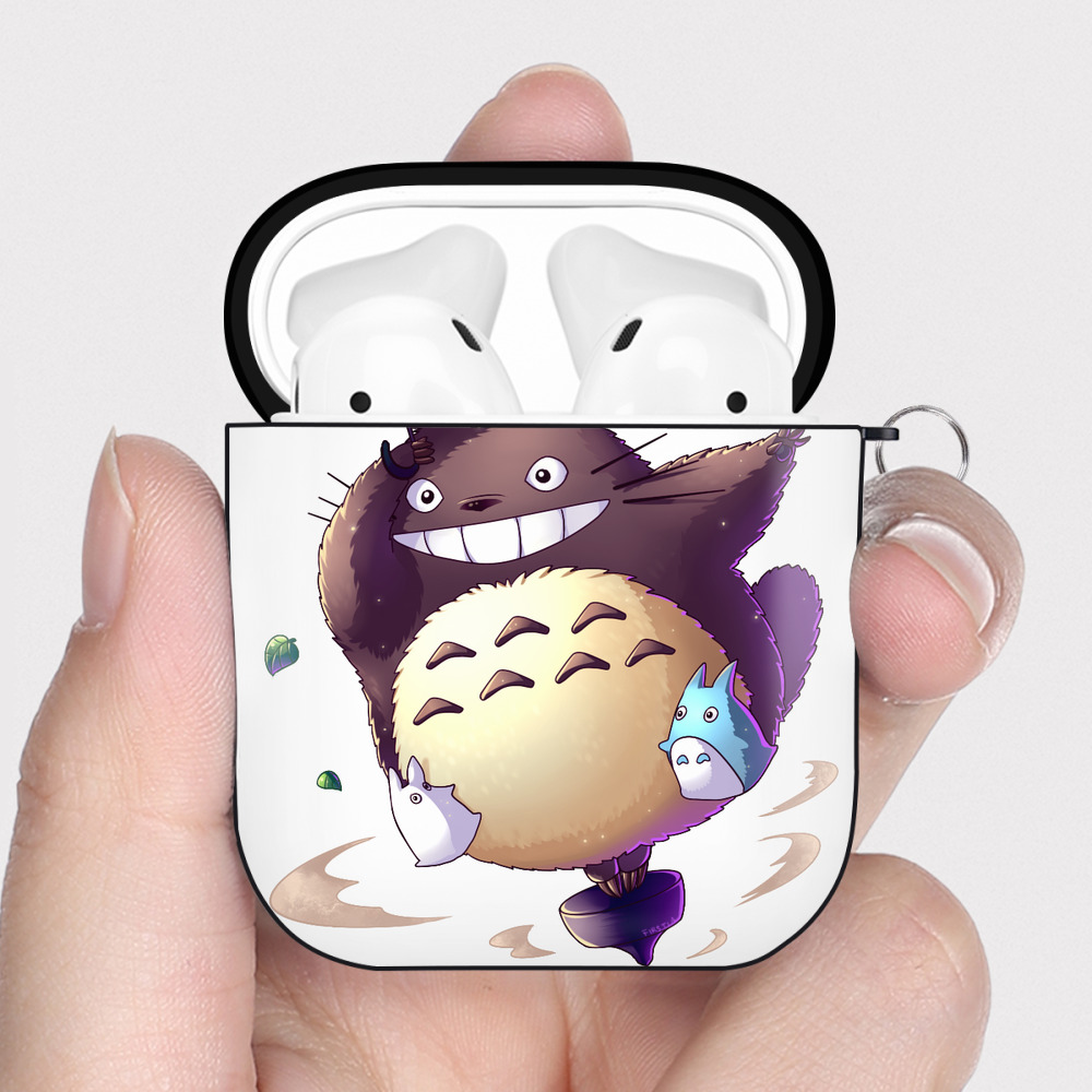 （画像用） となりのトトロ 草壁メイ 草壁サツキ My Neighbor Totoro Satsuki Kusakabe Mei Kusakabe AirPods 第2世代保護ケース ハードシェル ブラック 耐衝撃・防指紋・カラビナ付き