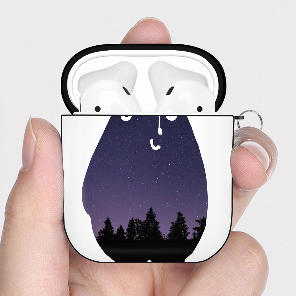 （画像用） となりのトトロ 草壁メイ 草壁サツキ My Neighbor Totoro Satsuki Kusakabe Mei Kusakabe AirPods 第2世代保護ケース ハードシェル ブラック 耐衝撃・防指紋・カラビナ付き