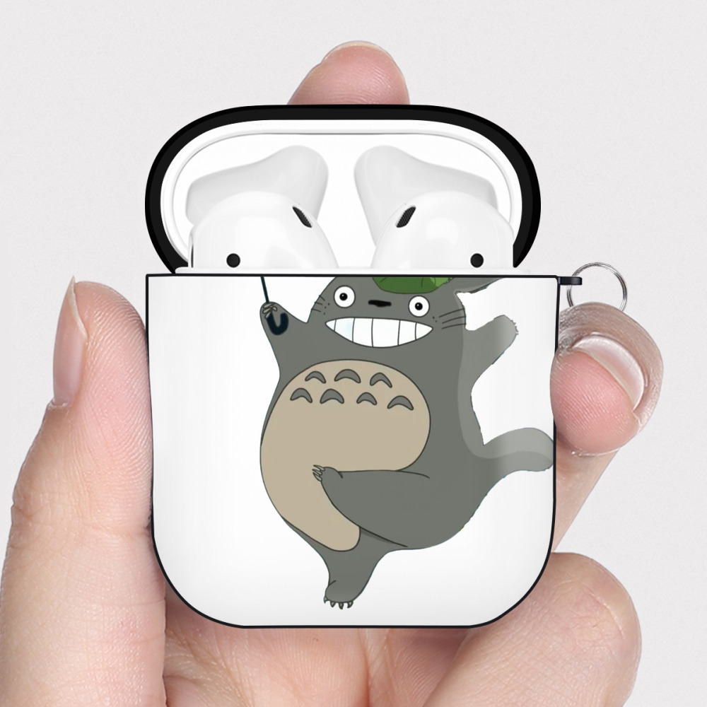 （画像用） となりのトトロ 草壁メイ 草壁サツキ My Neighbor Totoro Satsuki Kusakabe Mei Kusakabe AirPods 第2世代保護ケース ハードシェル ブラック 耐衝撃・防指紋・カラビナ付き