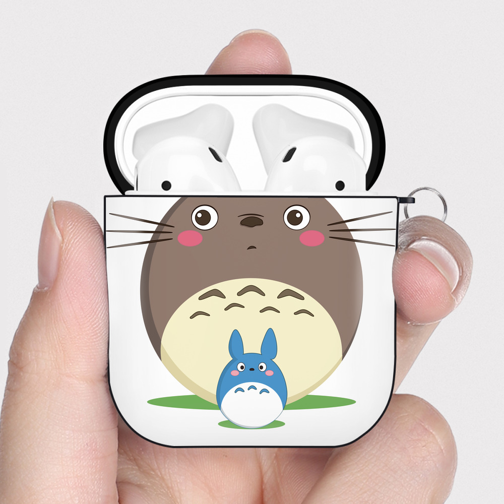 （画像用） となりのトトロ 草壁メイ 草壁サツキ My Neighbor Totoro Satsuki Kusakabe Mei Kusakabe AirPods 第2世代保護ケース ハードシェル ブラック 耐衝撃・防指紋・カラビナ付き