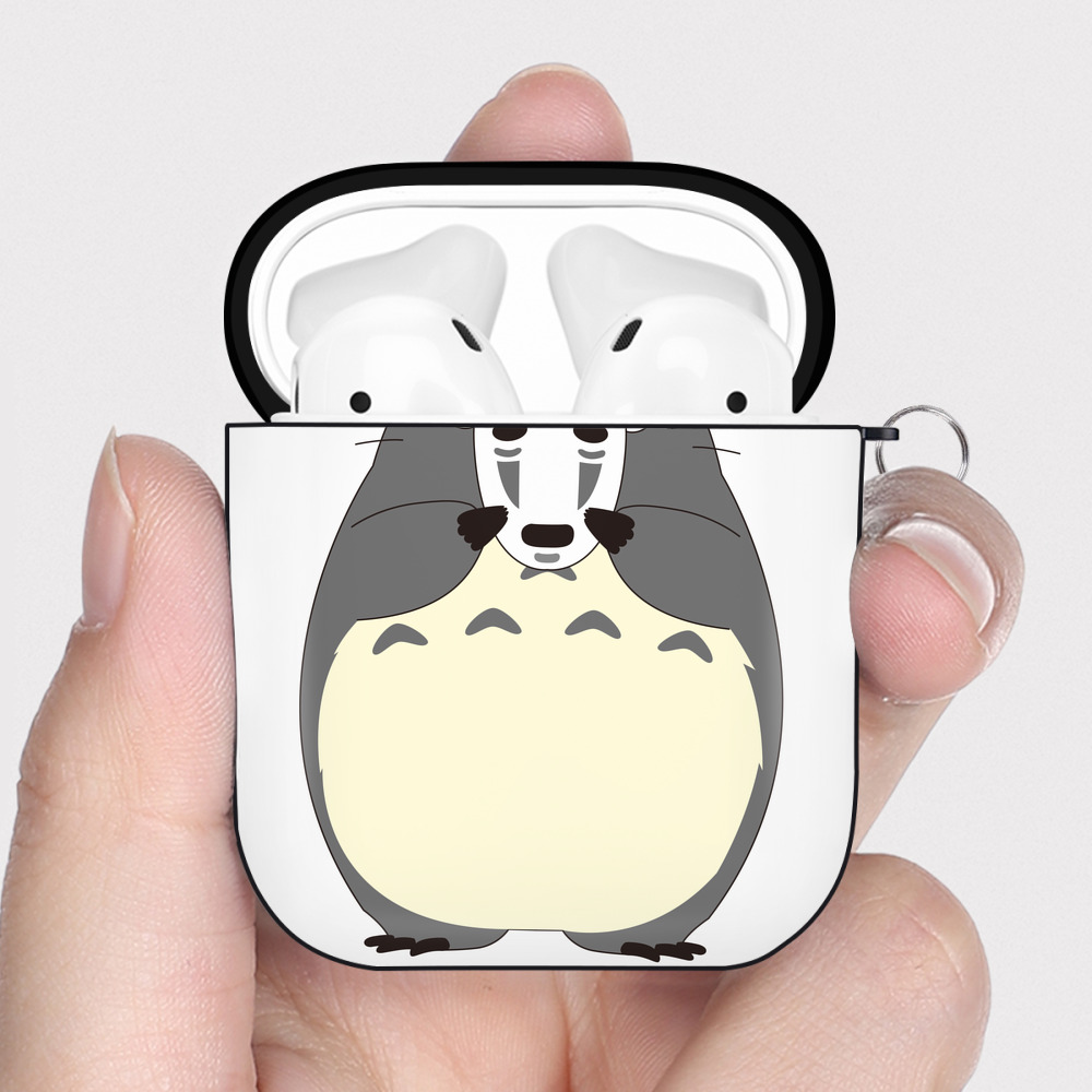 （画像用） となりのトトロ 草壁メイ 草壁サツキ My Neighbor Totoro Satsuki Kusakabe Mei Kusakabe AirPods 第2世代保護ケース ハードシェル ブラック 耐衝撃・防指紋・カラビナ付き