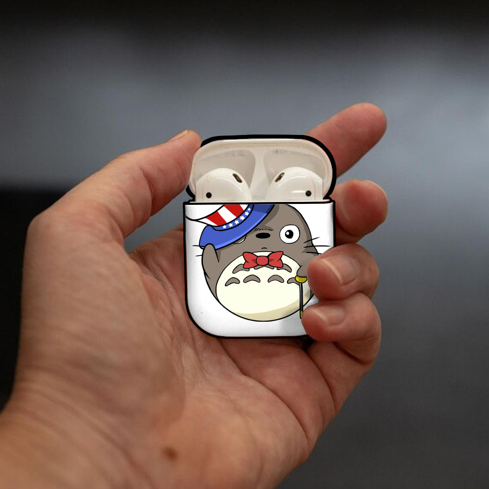 となりのトトロ 草壁メイ 草壁サツキ My Neighbor Totoro Satsuki Kusakabe Mei Kusakabe AirPods 第2世代保護ケース ハードシェル ブラック 耐衝撃・防指紋・カラビナ付き