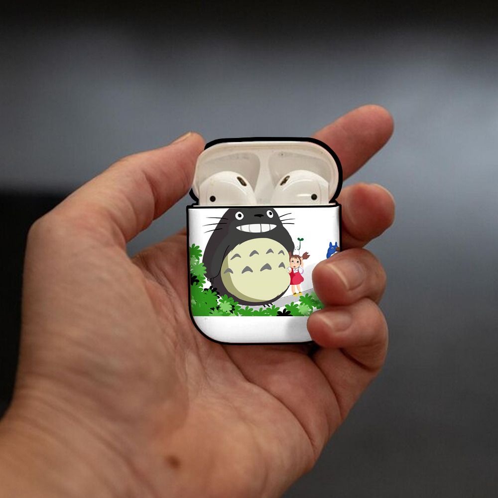となりのトトロ 草壁メイ 草壁サツキ My Neighbor Totoro Satsuki Kusakabe Mei Kusakabe AirPods 第2世代保護ケース ハードシェル ブラック 耐衝撃・防指紋・カラビナ付き