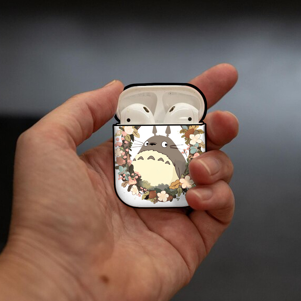 となりのトトロ 草壁メイ 草壁サツキ My Neighbor Totoro Satsuki Kusakabe Mei Kusakabe AirPods 第2世代保護ケース ハードシェル ブラック 耐衝撃・防指紋・カラビナ付き