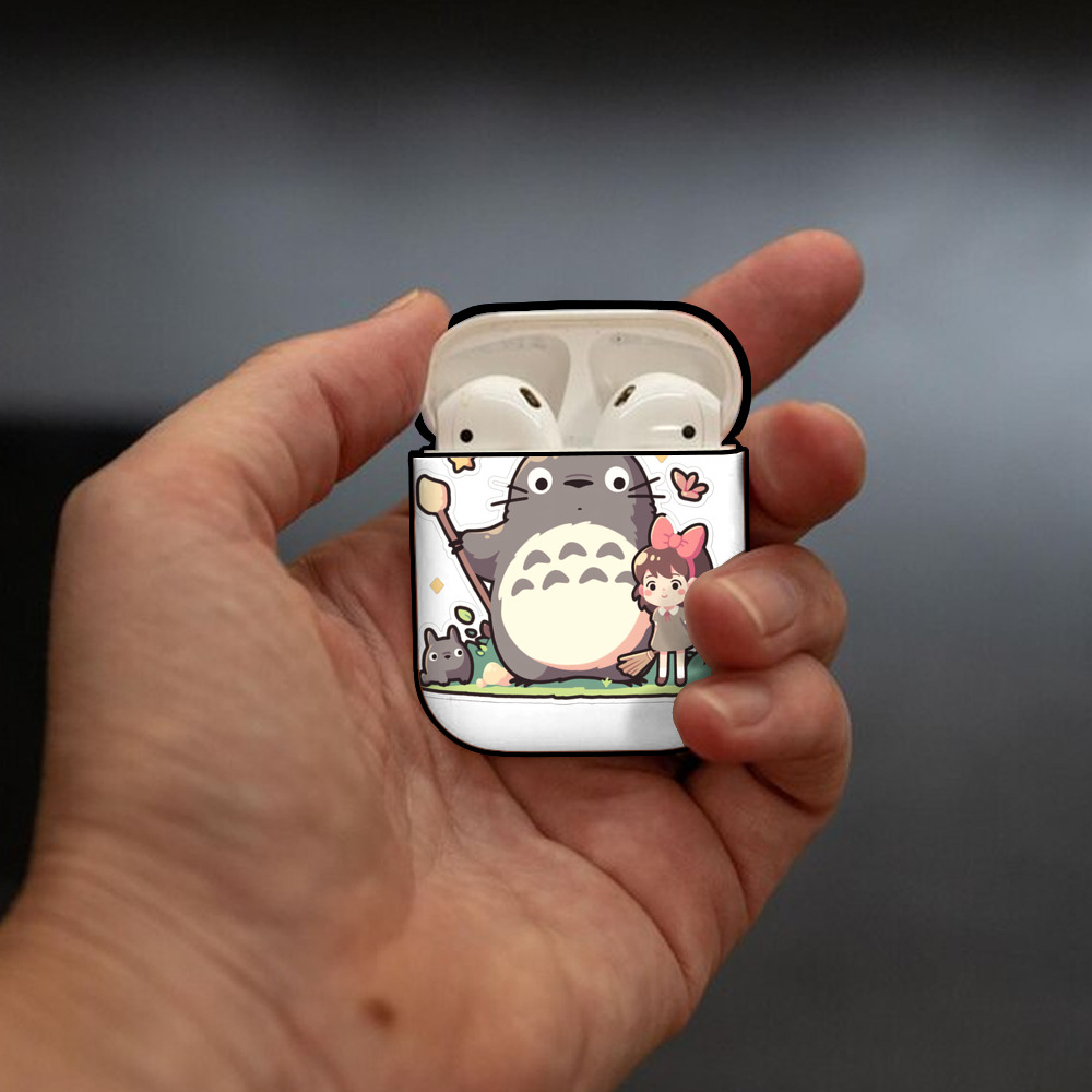 となりのトトロ 草壁メイ 草壁サツキ My Neighbor Totoro Satsuki Kusakabe Mei Kusakabe AirPods 第2世代保護ケース ハードシェル ブラック 耐衝撃・防指紋・カラビナ付き