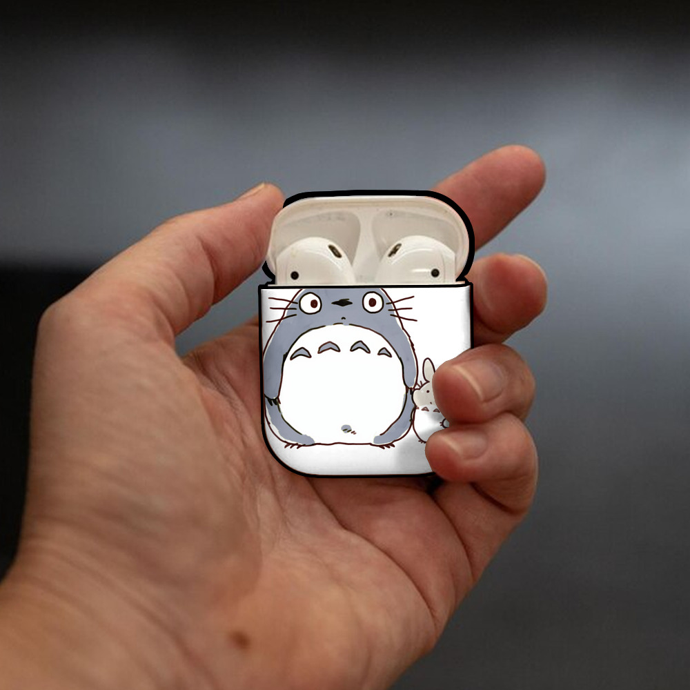 となりのトトロ 草壁メイ 草壁サツキ My Neighbor Totoro Satsuki Kusakabe Mei Kusakabe AirPods 第2世代保護ケース ハードシェル ブラック 耐衝撃・防指紋・カラビナ付き