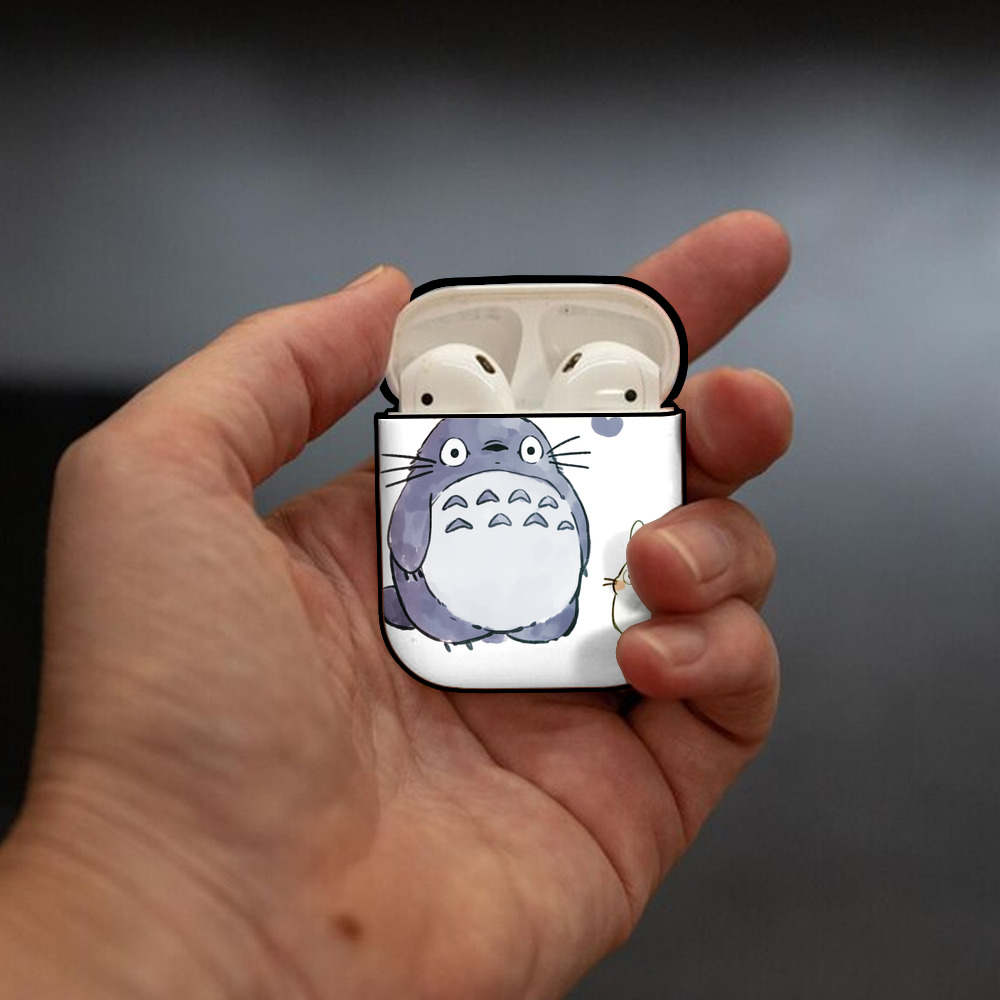 となりのトトロ 草壁メイ 草壁サツキ My Neighbor Totoro Satsuki Kusakabe Mei Kusakabe AirPods 第2世代保護ケース ハードシェル ブラック 耐衝撃・防指紋・カラビナ付き