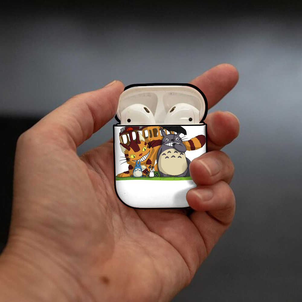 となりのトトロ 草壁メイ 草壁サツキ My Neighbor Totoro Satsuki Kusakabe Mei Kusakabe AirPods 第2世代保護ケース ハードシェル ブラック 耐衝撃・防指紋・カラビナ付き