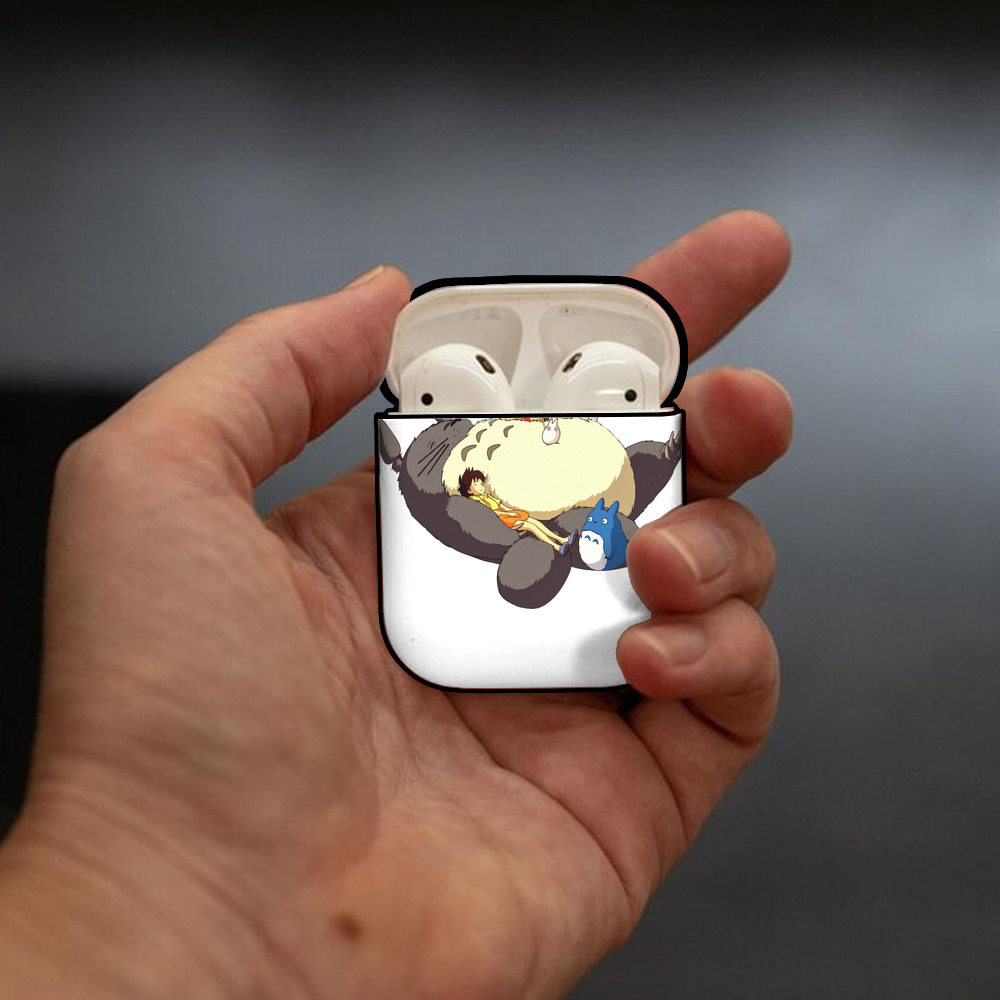 となりのトトロ 草壁メイ 草壁サツキ My Neighbor Totoro Satsuki Kusakabe Mei Kusakabe AirPods 第2世代保護ケース ハードシェル ブラック 耐衝撃・防指紋・カラビナ付き