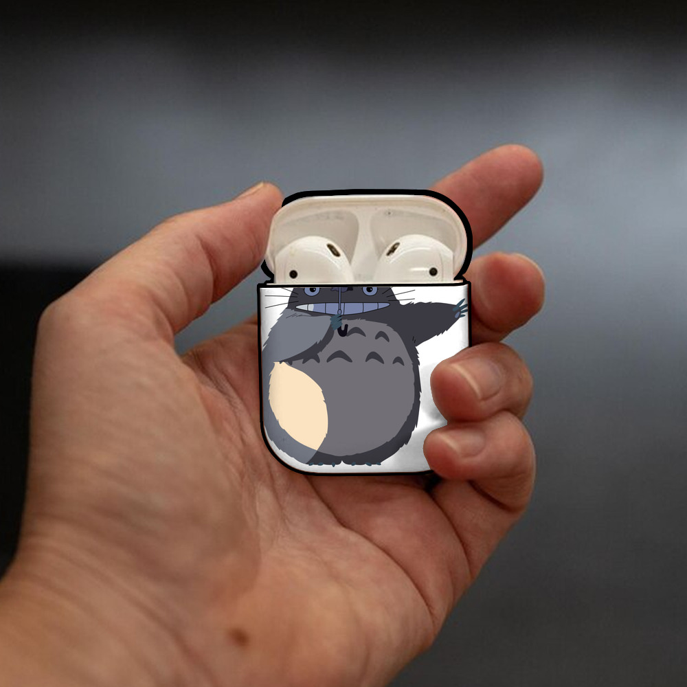 となりのトトロ 草壁メイ 草壁サツキ My Neighbor Totoro Satsuki Kusakabe Mei Kusakabe AirPods 第2世代保護ケース ハードシェル ブラック 耐衝撃・防指紋・カラビナ付き