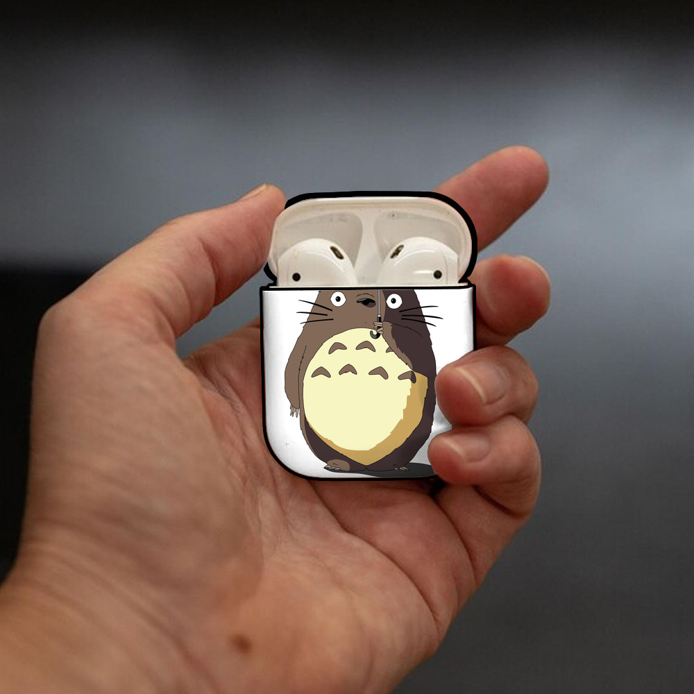 となりのトトロ 草壁メイ 草壁サツキ My Neighbor Totoro Satsuki Kusakabe Mei Kusakabe AirPods 第2世代保護ケース ハードシェル ブラック 耐衝撃・防指紋・カラビナ付き