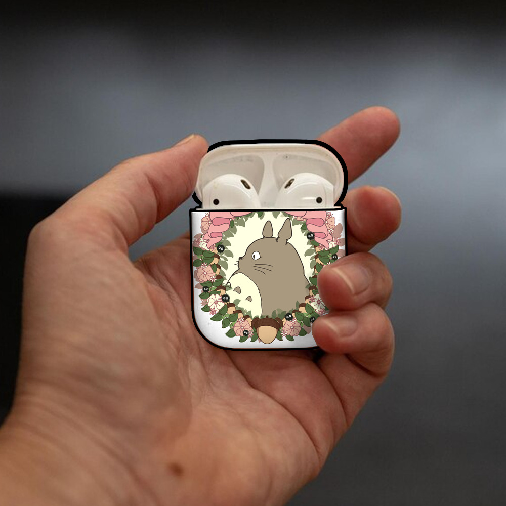 となりのトトロ 草壁メイ 草壁サツキ My Neighbor Totoro Satsuki Kusakabe Mei Kusakabe AirPods 第2世代保護ケース ハードシェル ブラック 耐衝撃・防指紋・カラビナ付き