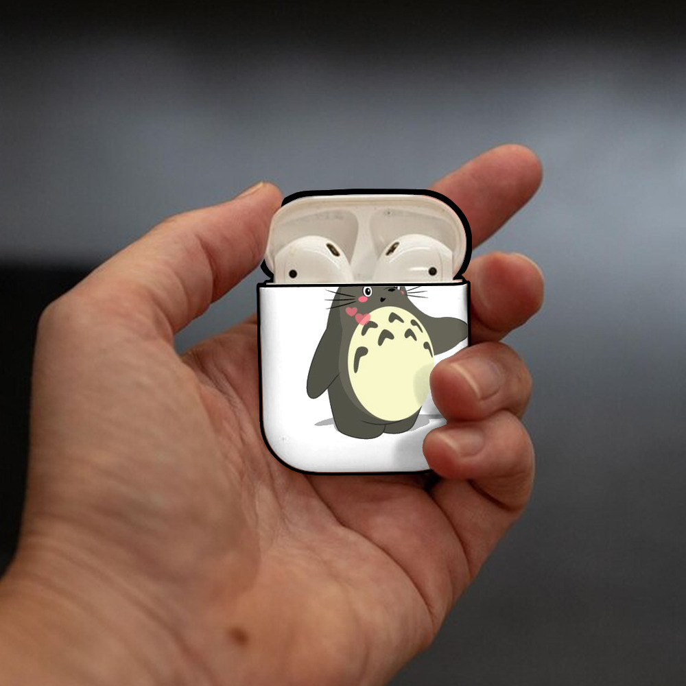 となりのトトロ 草壁メイ 草壁サツキ My Neighbor Totoro Satsuki Kusakabe Mei Kusakabe AirPods 第2世代保護ケース ハードシェル ブラック 耐衝撃・防指紋・カラビナ付き