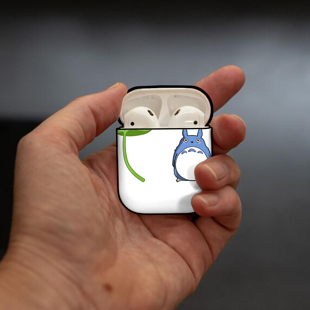 となりのトトロ 草壁メイ 草壁サツキ My Neighbor Totoro Satsuki Kusakabe Mei Kusakabe AirPods 第2世代保護ケース ハードシェル ブラック 耐衝撃・防指紋・カラビナ付き