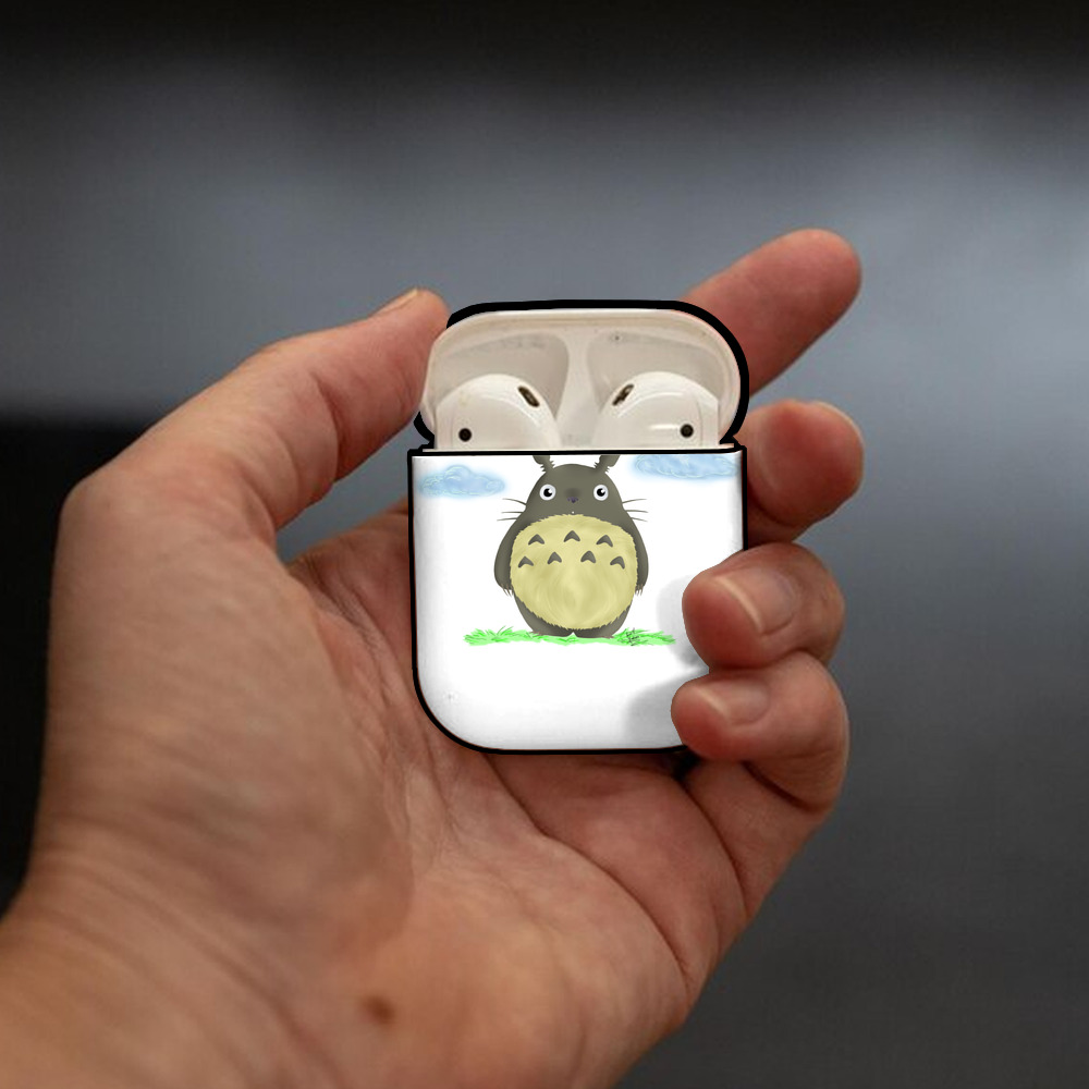 となりのトトロ 草壁メイ 草壁サツキ My Neighbor Totoro Satsuki Kusakabe Mei Kusakabe AirPods 第2世代保護ケース ハードシェル ブラック 耐衝撃・防指紋・カラビナ付き