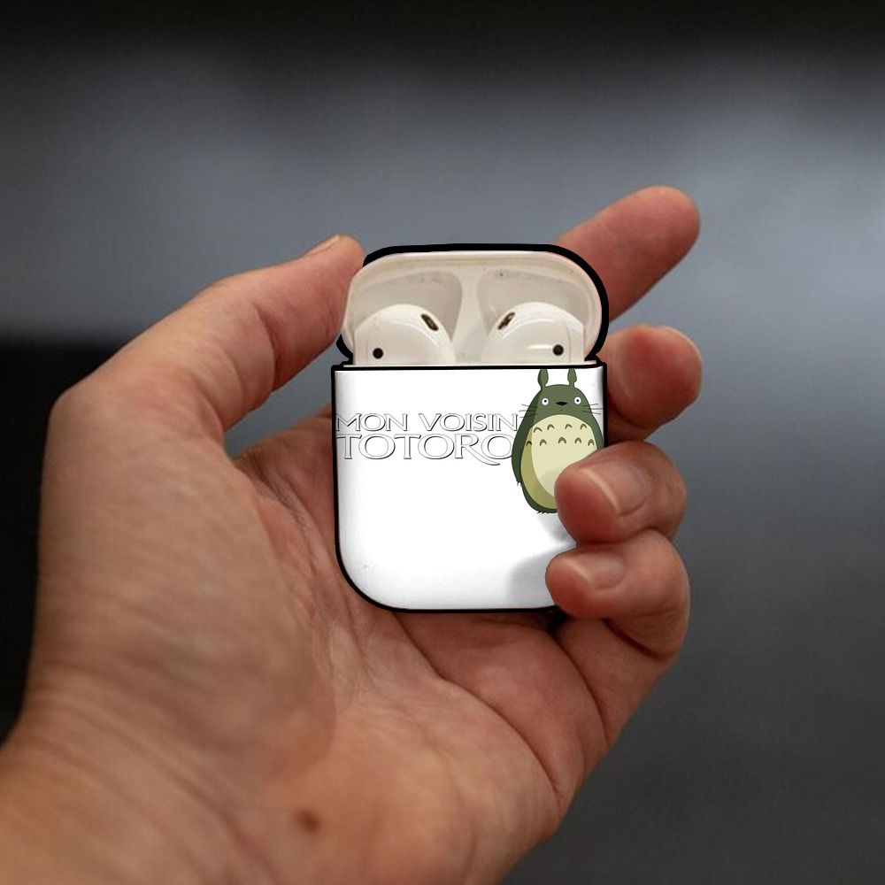 となりのトトロ 草壁メイ 草壁サツキ My Neighbor Totoro Satsuki Kusakabe Mei Kusakabe AirPods 第2世代保護ケース ハードシェル ブラック 耐衝撃・防指紋・カラビナ付き