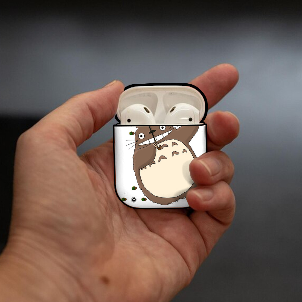 となりのトトロ 草壁メイ 草壁サツキ My Neighbor Totoro Satsuki Kusakabe Mei Kusakabe AirPods 第2世代保護ケース ハードシェル ブラック 耐衝撃・防指紋・カラビナ付き