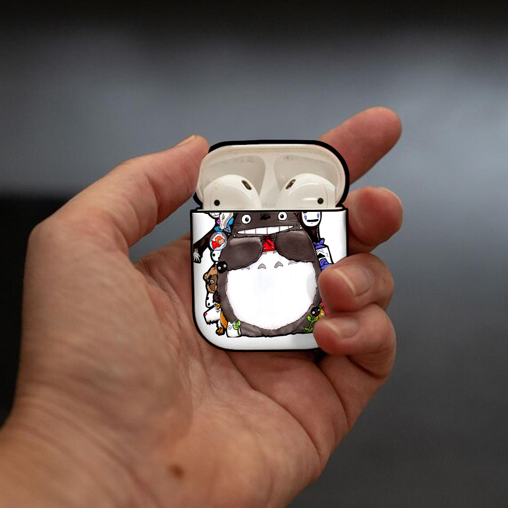 となりのトトロ 草壁メイ 草壁サツキ My Neighbor Totoro Satsuki Kusakabe Mei Kusakabe AirPods 第2世代保護ケース ハードシェル ブラック 耐衝撃・防指紋・カラビナ付き