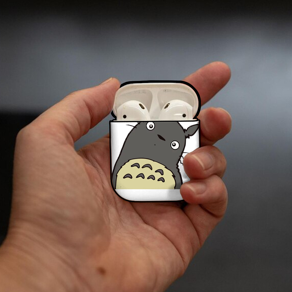 となりのトトロ 草壁メイ 草壁サツキ My Neighbor Totoro Satsuki Kusakabe Mei Kusakabe AirPods 第2世代保護ケース ハードシェル ブラック 耐衝撃・防指紋・カラビナ付き