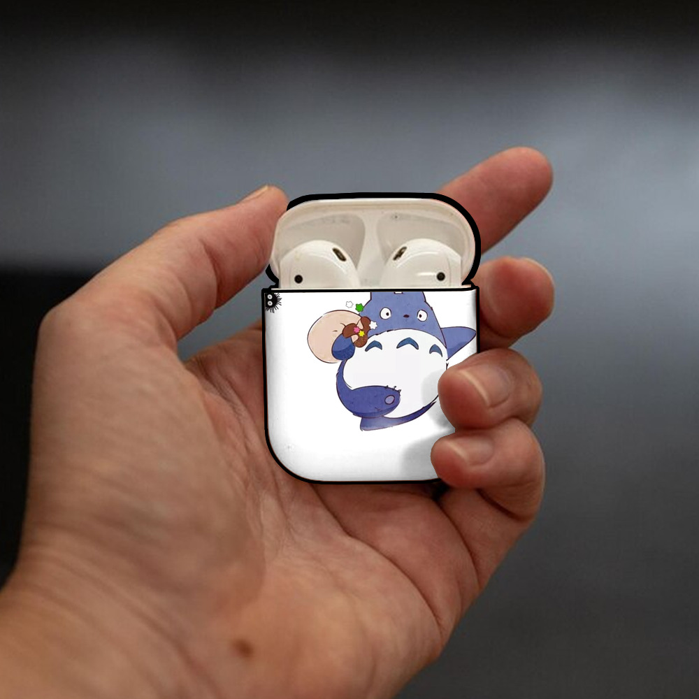 となりのトトロ 草壁メイ 草壁サツキ My Neighbor Totoro Satsuki Kusakabe Mei Kusakabe AirPods 第2世代保護ケース ハードシェル ブラック 耐衝撃・防指紋・カラビナ付き