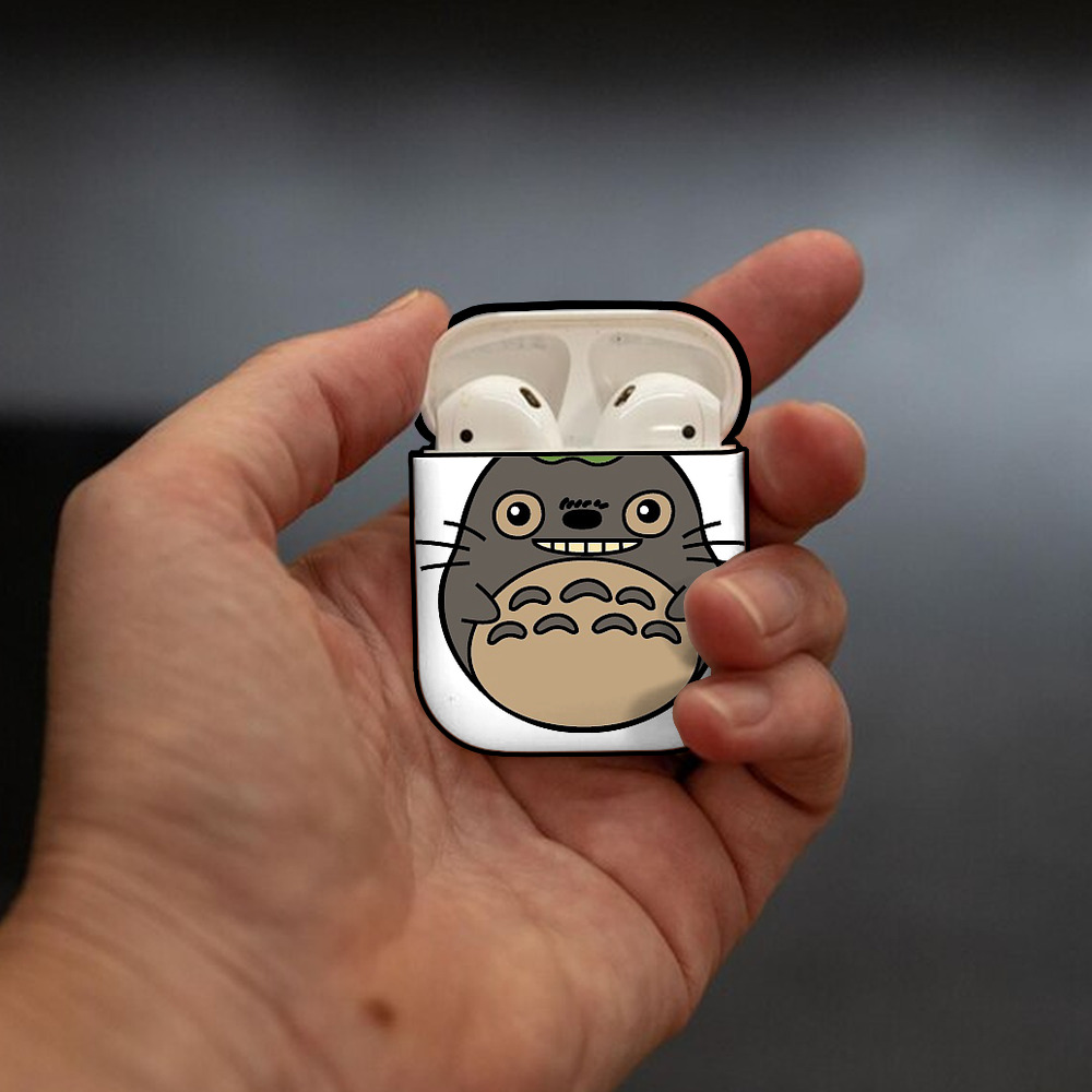 となりのトトロ 草壁メイ 草壁サツキ My Neighbor Totoro Satsuki Kusakabe Mei Kusakabe AirPods 第2世代保護ケース ハードシェル ブラック 耐衝撃・防指紋・カラビナ付き