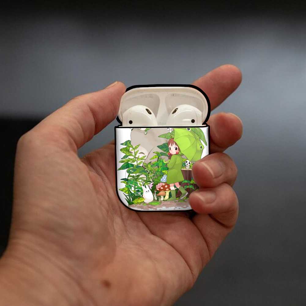 となりのトトロ 草壁メイ 草壁サツキ My Neighbor Totoro Satsuki Kusakabe Mei Kusakabe AirPods 第2世代保護ケース ハードシェル ブラック 耐衝撃・防指紋・カラビナ付き