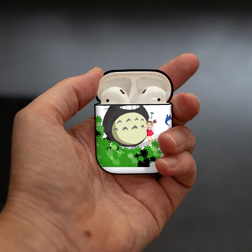 となりのトトロ 草壁メイ 草壁サツキ My Neighbor Totoro Satsuki Kusakabe Mei Kusakabe AirPods 第2世代保護ケース ハードシェル ブラック 耐衝撃・防指紋・カラビナ付き