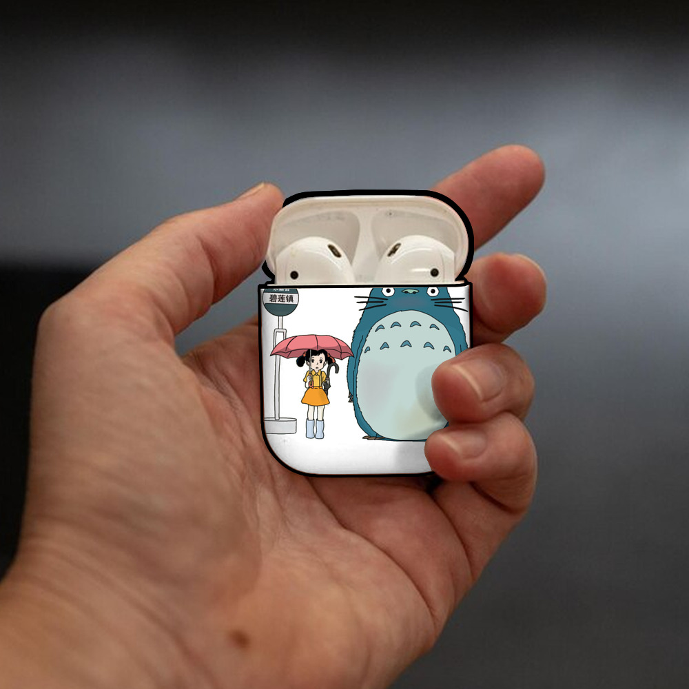 となりのトトロ 草壁メイ 草壁サツキ My Neighbor Totoro Satsuki Kusakabe Mei Kusakabe AirPods 第2世代保護ケース ハードシェル ブラック 耐衝撃・防指紋・カラビナ付き
