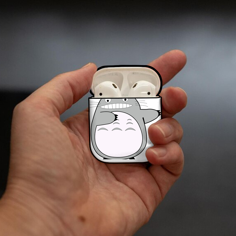 となりのトトロ 草壁メイ 草壁サツキ My Neighbor Totoro Satsuki Kusakabe Mei Kusakabe AirPods 第2世代保護ケース ハードシェル ブラック 耐衝撃・防指紋・カラビナ付き