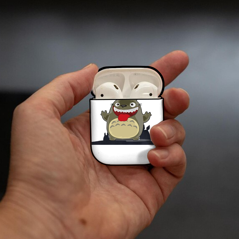 となりのトトロ 草壁メイ 草壁サツキ My Neighbor Totoro Satsuki Kusakabe Mei Kusakabe AirPods 第2世代保護ケース ハードシェル ブラック 耐衝撃・防指紋・カラビナ付き