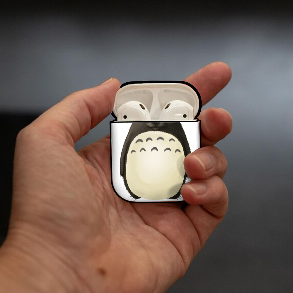 となりのトトロ 草壁メイ 草壁サツキ My Neighbor Totoro Satsuki Kusakabe Mei Kusakabe AirPods 第2世代保護ケース ハードシェル ブラック 耐衝撃・防指紋・カラビナ付き