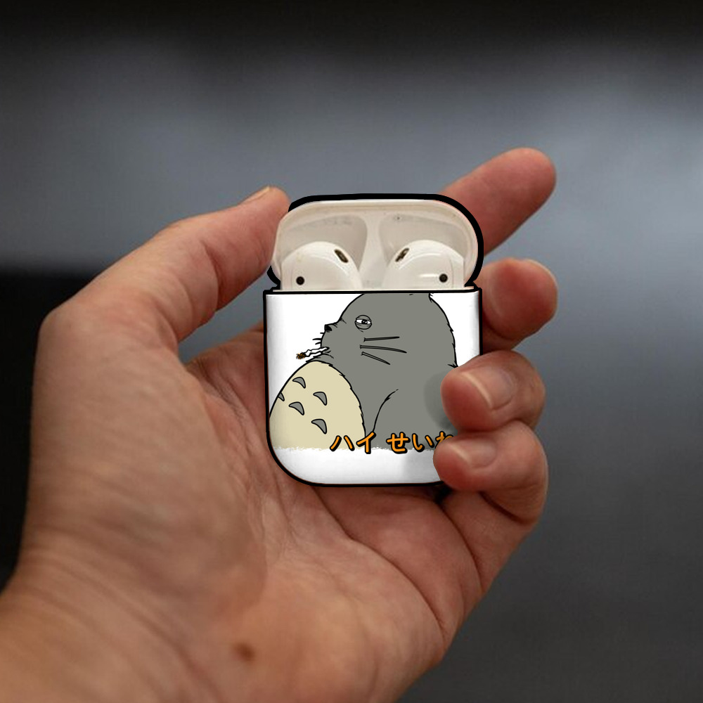 となりのトトロ 草壁メイ 草壁サツキ My Neighbor Totoro Satsuki Kusakabe Mei Kusakabe AirPods 第2世代保護ケース ハードシェル ブラック 耐衝撃・防指紋・カラビナ付き