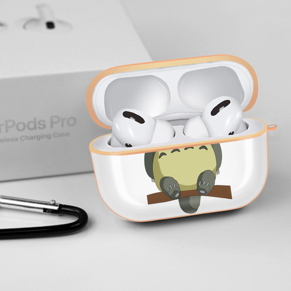 となりのトトロ 草壁メイ 草壁サツキ My Neighbor Totoro Satsuki Kusakabe Mei Kusakabe 【AirPods Pro用】ハードシェル保護ケース｜耐衝撃・防指紋・カラビナ付き商品仕様