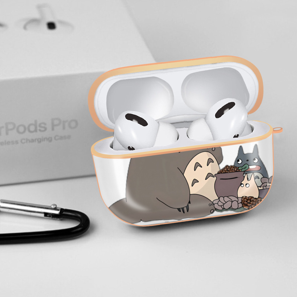 となりのトトロ 草壁メイ 草壁サツキ My Neighbor Totoro Satsuki Kusakabe Mei Kusakabe 【AirPods Pro用】ハードシェル保護ケース｜耐衝撃・防指紋・カラビナ付き商品仕様