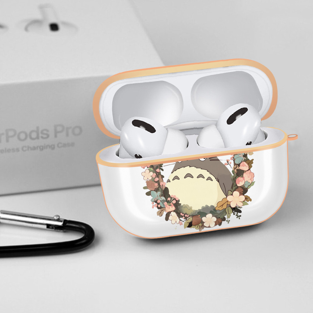 となりのトトロ 草壁メイ 草壁サツキ My Neighbor Totoro Satsuki Kusakabe Mei Kusakabe 【AirPods Pro用】ハードシェル保護ケース｜耐衝撃・防指紋・カラビナ付き商品仕様