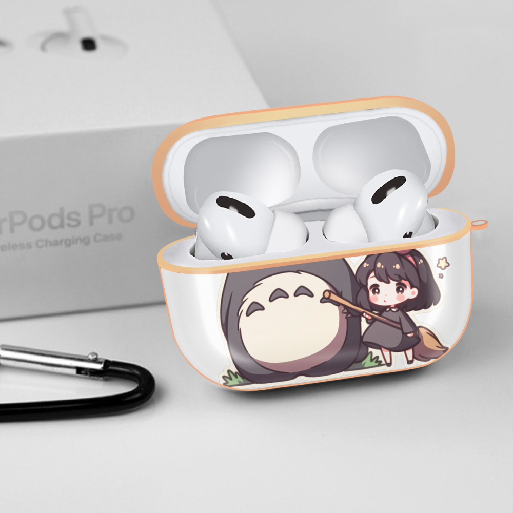 となりのトトロ 草壁メイ 草壁サツキ My Neighbor Totoro Satsuki Kusakabe Mei Kusakabe 【AirPods Pro用】ハードシェル保護ケース｜耐衝撃・防指紋・カラビナ付き商品仕様