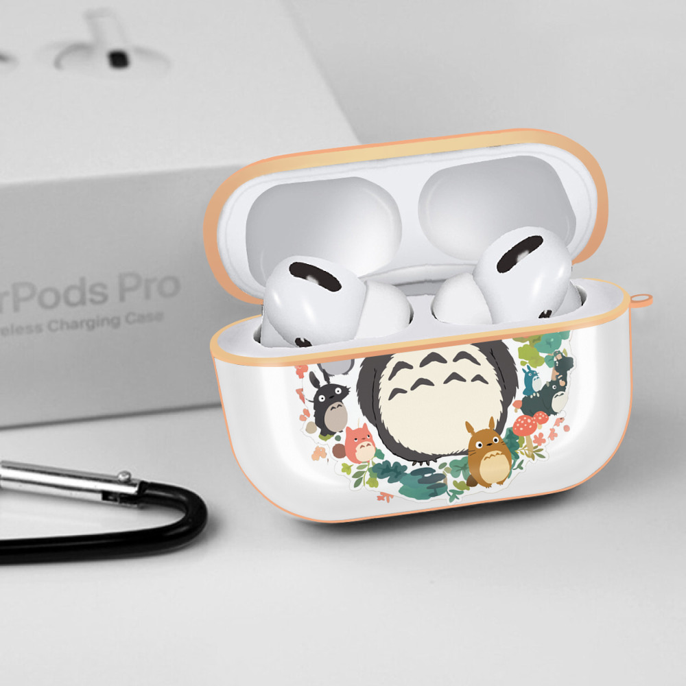 となりのトトロ 草壁メイ 草壁サツキ My Neighbor Totoro Satsuki Kusakabe Mei Kusakabe 【AirPods Pro用】ハードシェル保護ケース｜耐衝撃・防指紋・カラビナ付き商品仕様