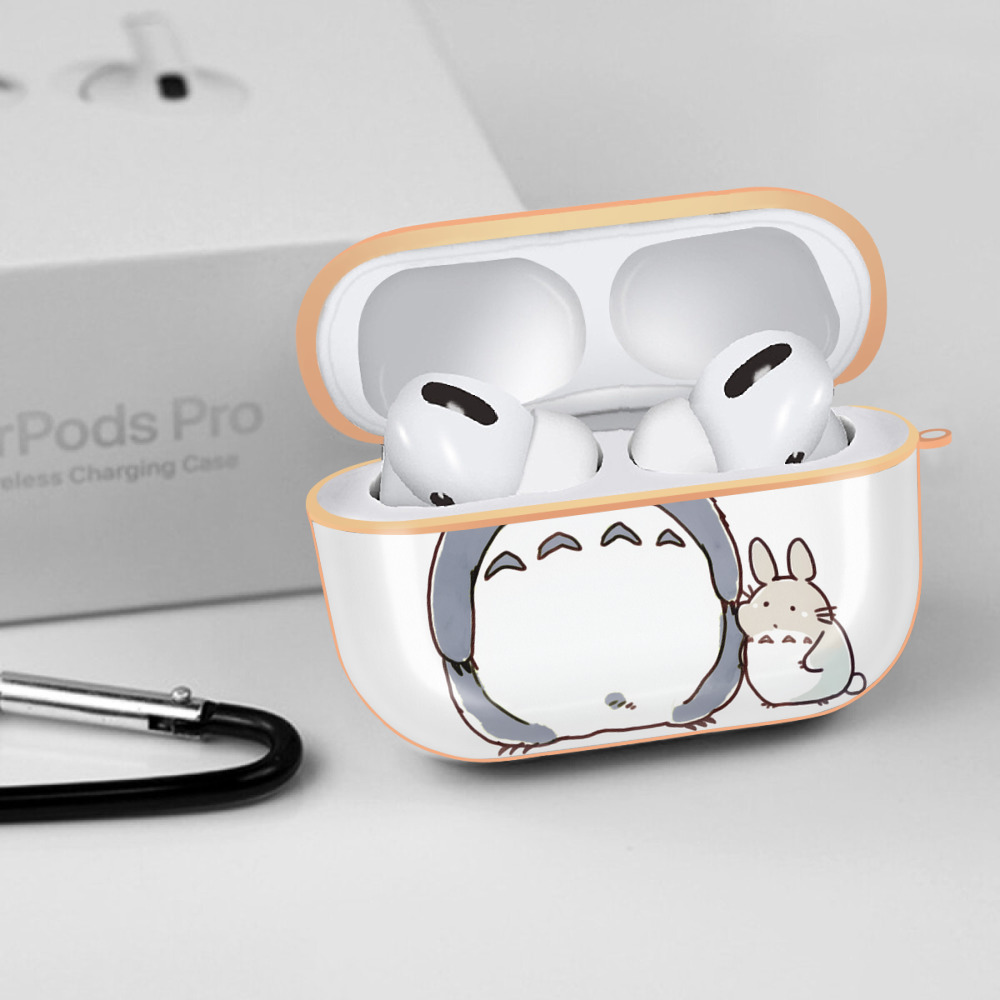 となりのトトロ 草壁メイ 草壁サツキ My Neighbor Totoro Satsuki Kusakabe Mei Kusakabe 【AirPods Pro用】ハードシェル保護ケース｜耐衝撃・防指紋・カラビナ付き商品仕様