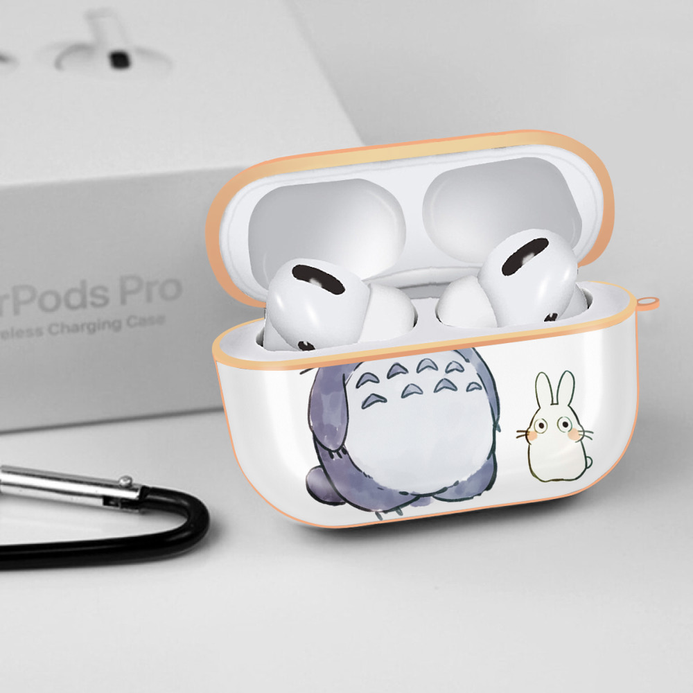 となりのトトロ 草壁メイ 草壁サツキ My Neighbor Totoro Satsuki Kusakabe Mei Kusakabe 【AirPods Pro用】ハードシェル保護ケース｜耐衝撃・防指紋・カラビナ付き商品仕様