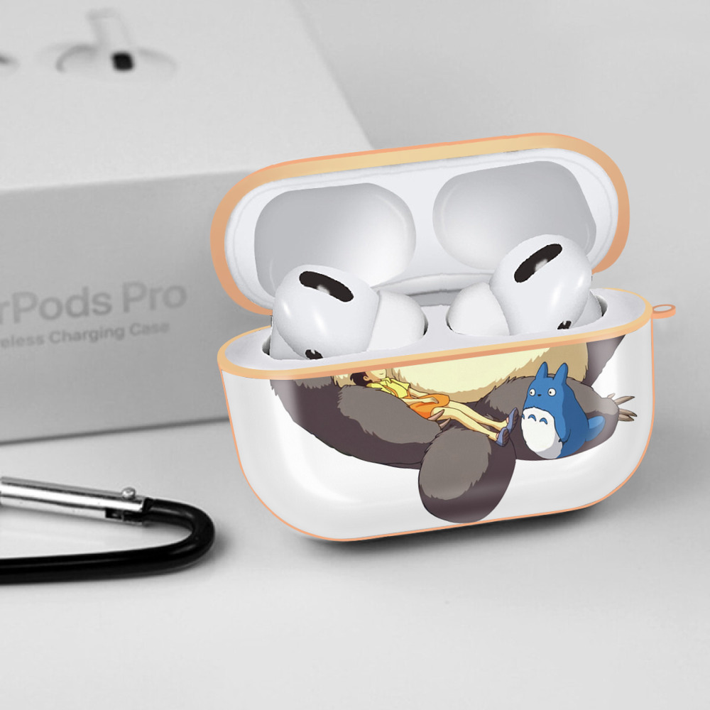 となりのトトロ 草壁メイ 草壁サツキ My Neighbor Totoro Satsuki Kusakabe Mei Kusakabe 【AirPods Pro用】ハードシェル保護ケース｜耐衝撃・防指紋・カラビナ付き商品仕様