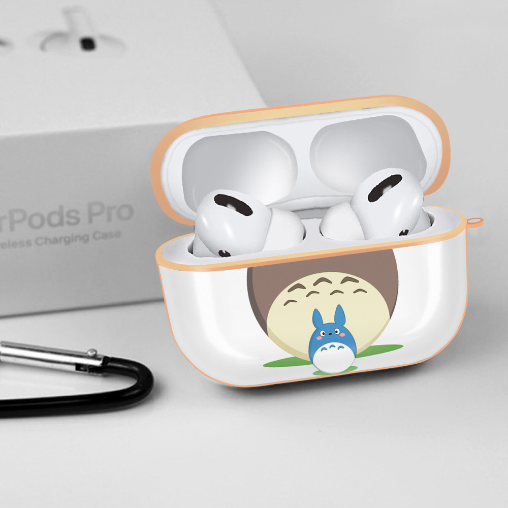 となりのトトロ 草壁メイ 草壁サツキ My Neighbor Totoro Satsuki Kusakabe Mei Kusakabe 【AirPods Pro用】ハードシェル保護ケース｜耐衝撃・防指紋・カラビナ付き商品仕様