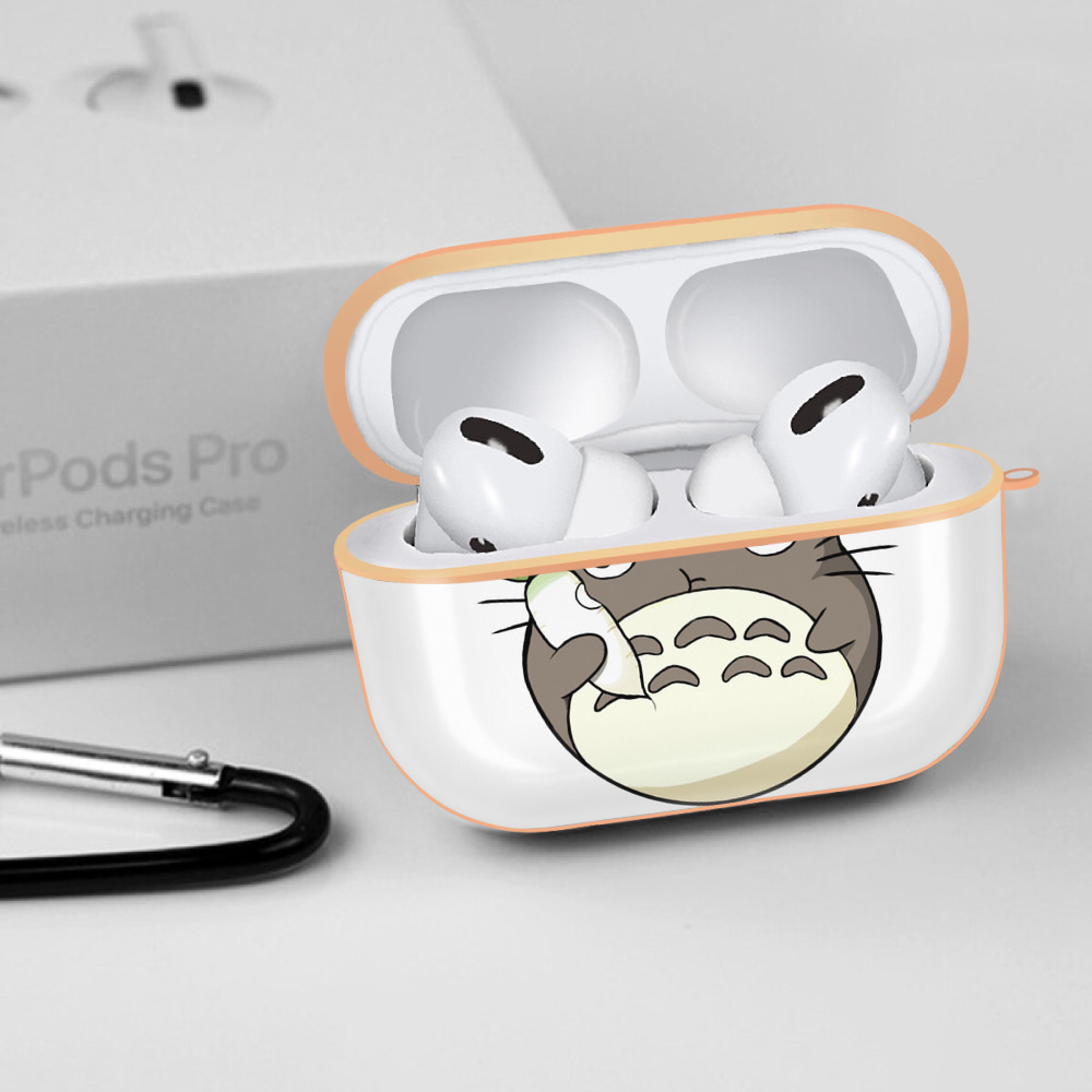 となりのトトロ 草壁メイ 草壁サツキ My Neighbor Totoro Satsuki Kusakabe Mei Kusakabe 【AirPods Pro用】ハードシェル保護ケース｜耐衝撃・防指紋・カラビナ付き商品仕様
