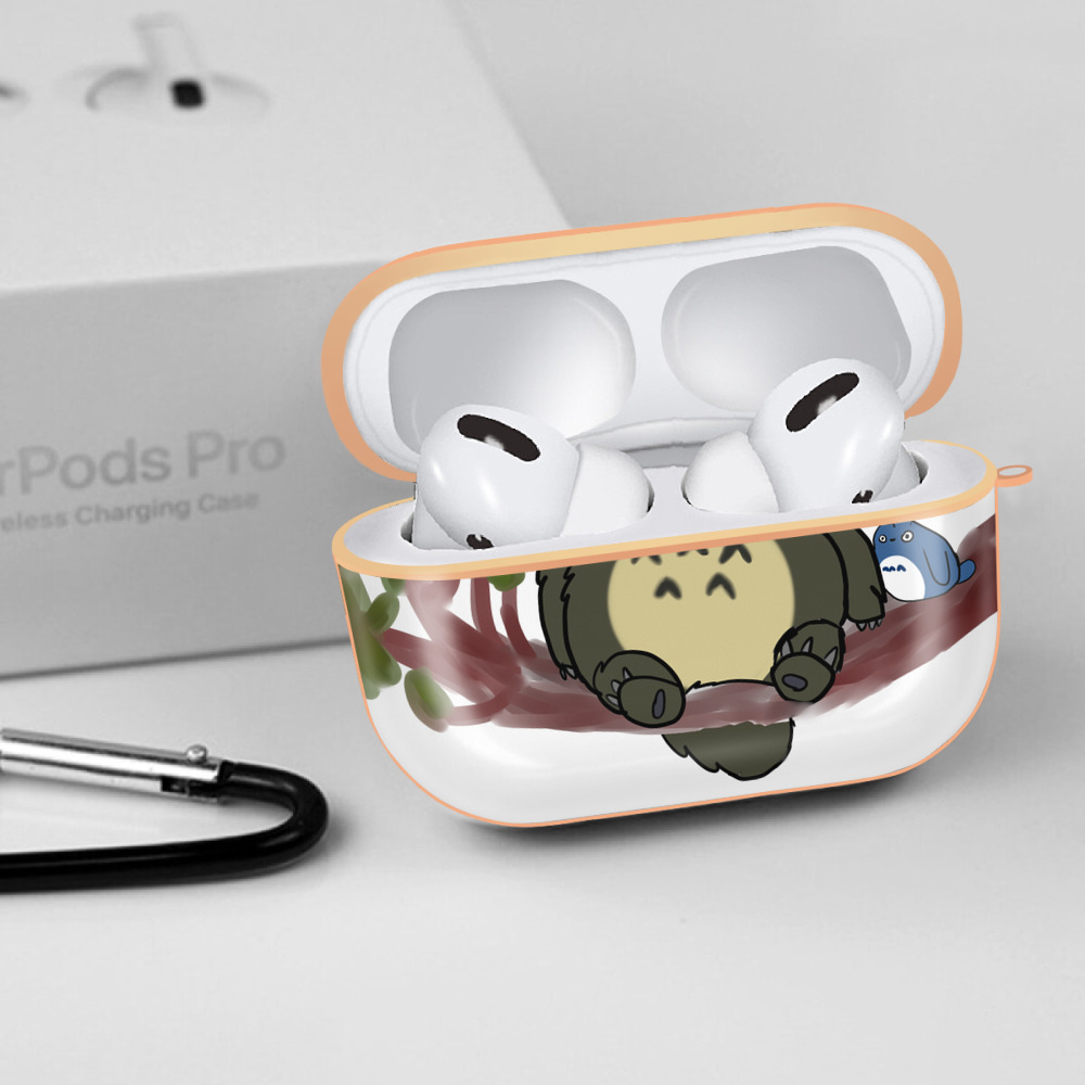 となりのトトロ 草壁メイ 草壁サツキ My Neighbor Totoro Satsuki Kusakabe Mei Kusakabe 【AirPods Pro用】ハードシェル保護ケース｜耐衝撃・防指紋・カラビナ付き商品仕様