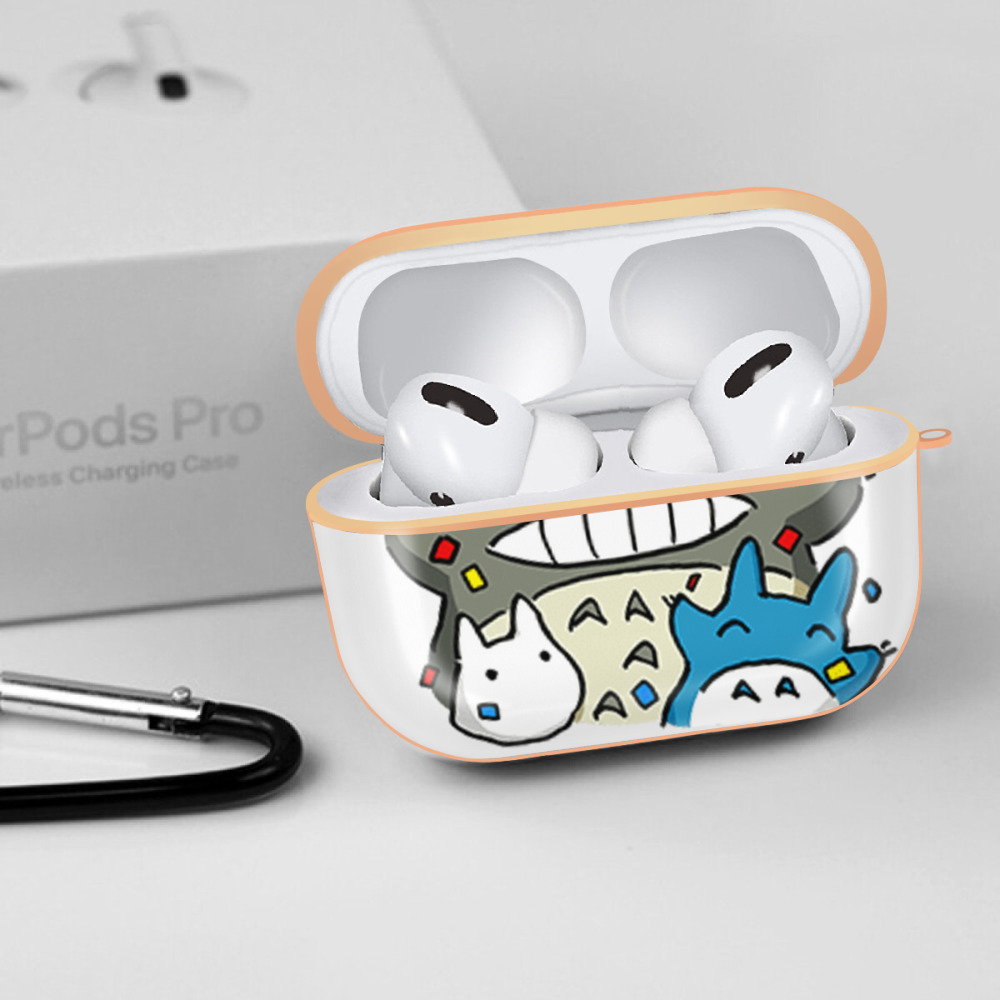 となりのトトロ 草壁メイ 草壁サツキ My Neighbor Totoro Satsuki Kusakabe Mei Kusakabe 【AirPods Pro用】ハードシェル保護ケース｜耐衝撃・防指紋・カラビナ付き商品仕様